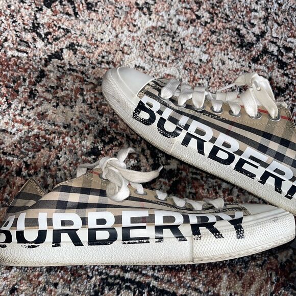 Burberry - Check Beige Logo Low Top Sneaker Chucks - Size 39